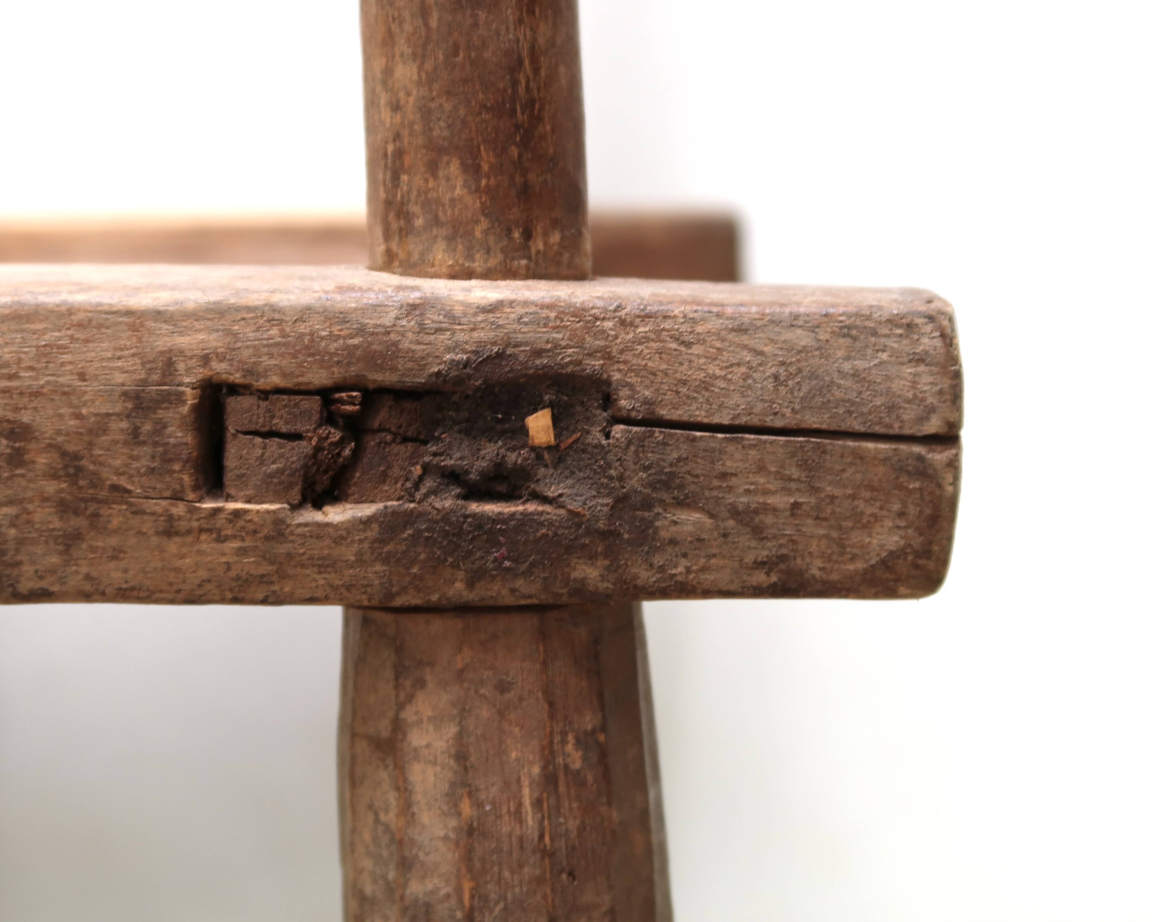 Antique African Baoulé wooden chair, early 20th century