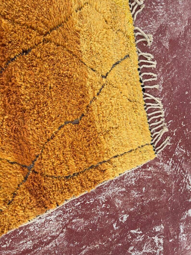 Moroccan Beni Ouarain rug 300 × 200 cm – saffron yellow and black