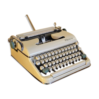 Machine à écrire portative Olympia années 60