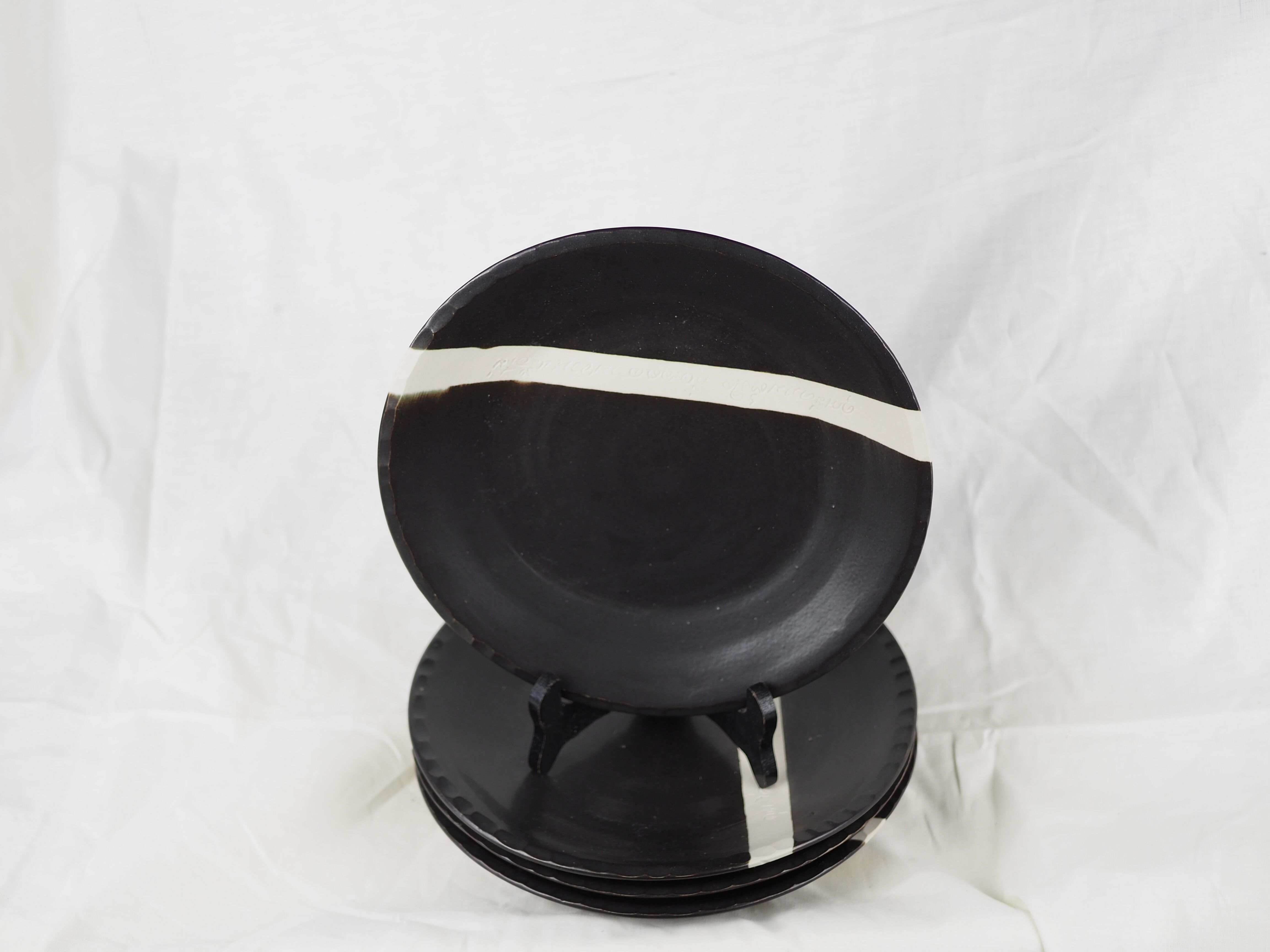 Set of 4 black and white sandstone plates - Fabienne Jouvin - 90s