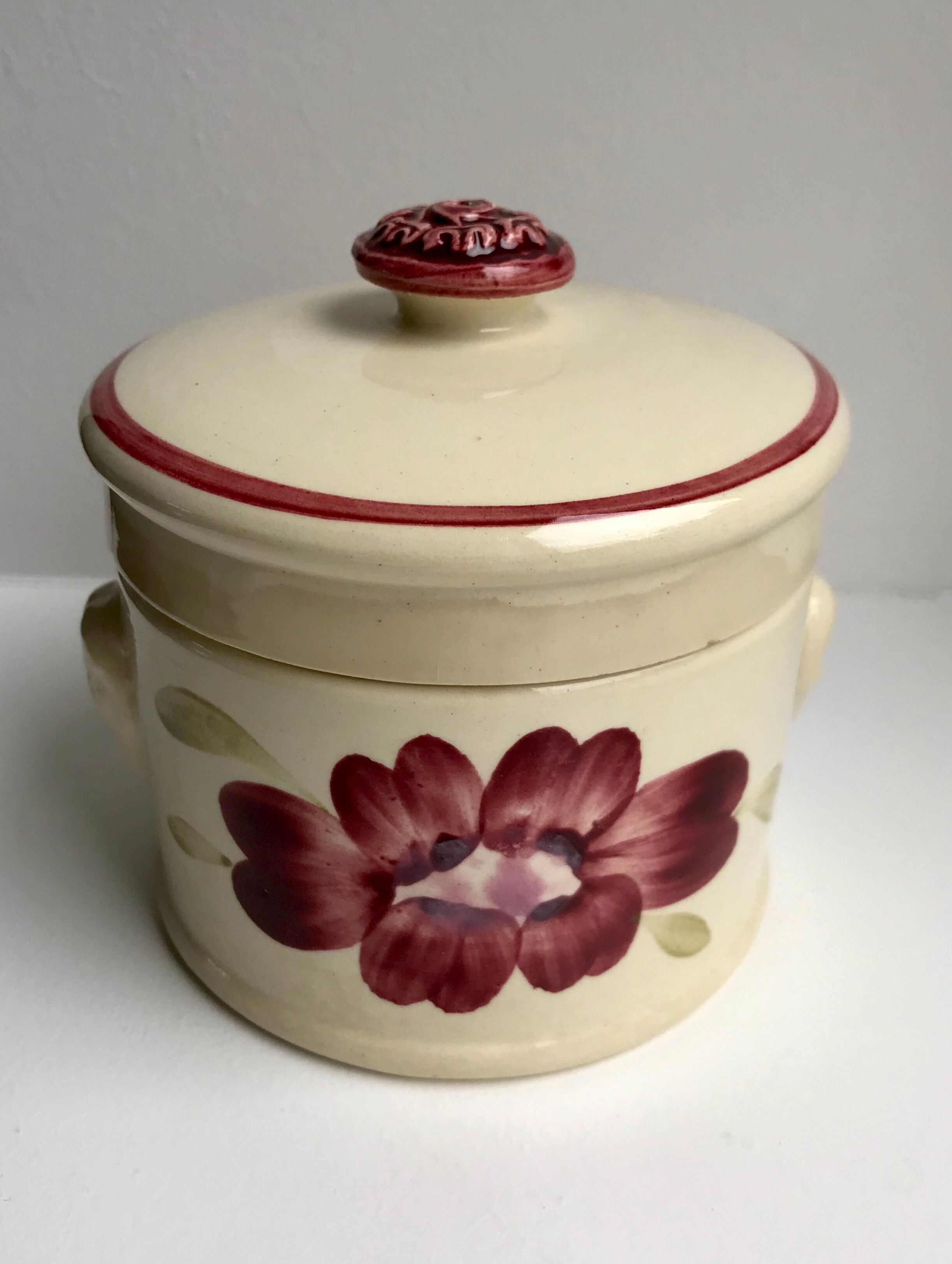 Digoin Sarreguemines model "Marguerite" hand-painted box 50s