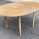 Table à manger scandinave ronde extensible rénovée en teck 1950
