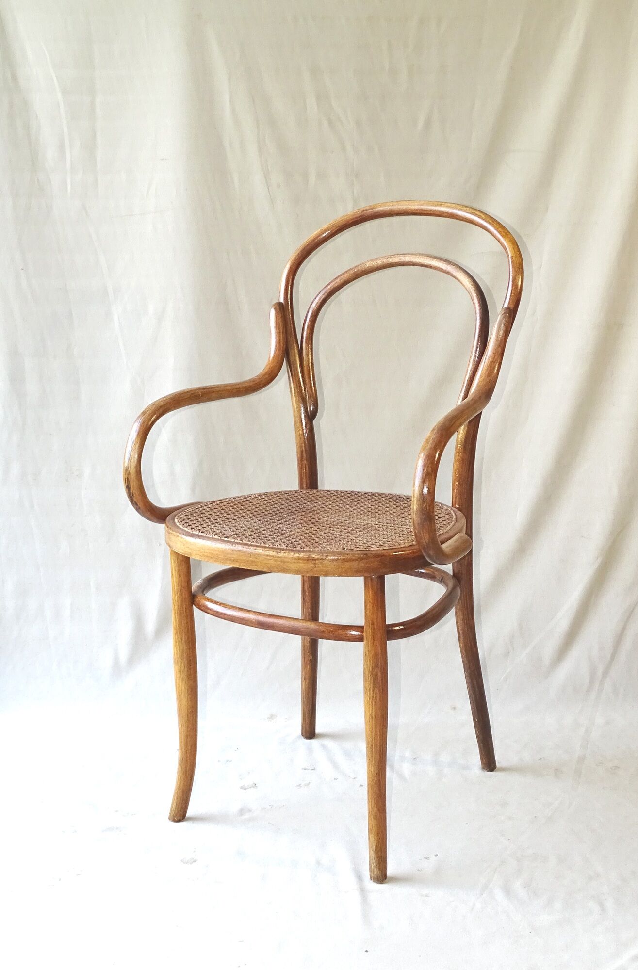Bistro armchair wood-curved by Ungvar , 1905 n°14 1/2