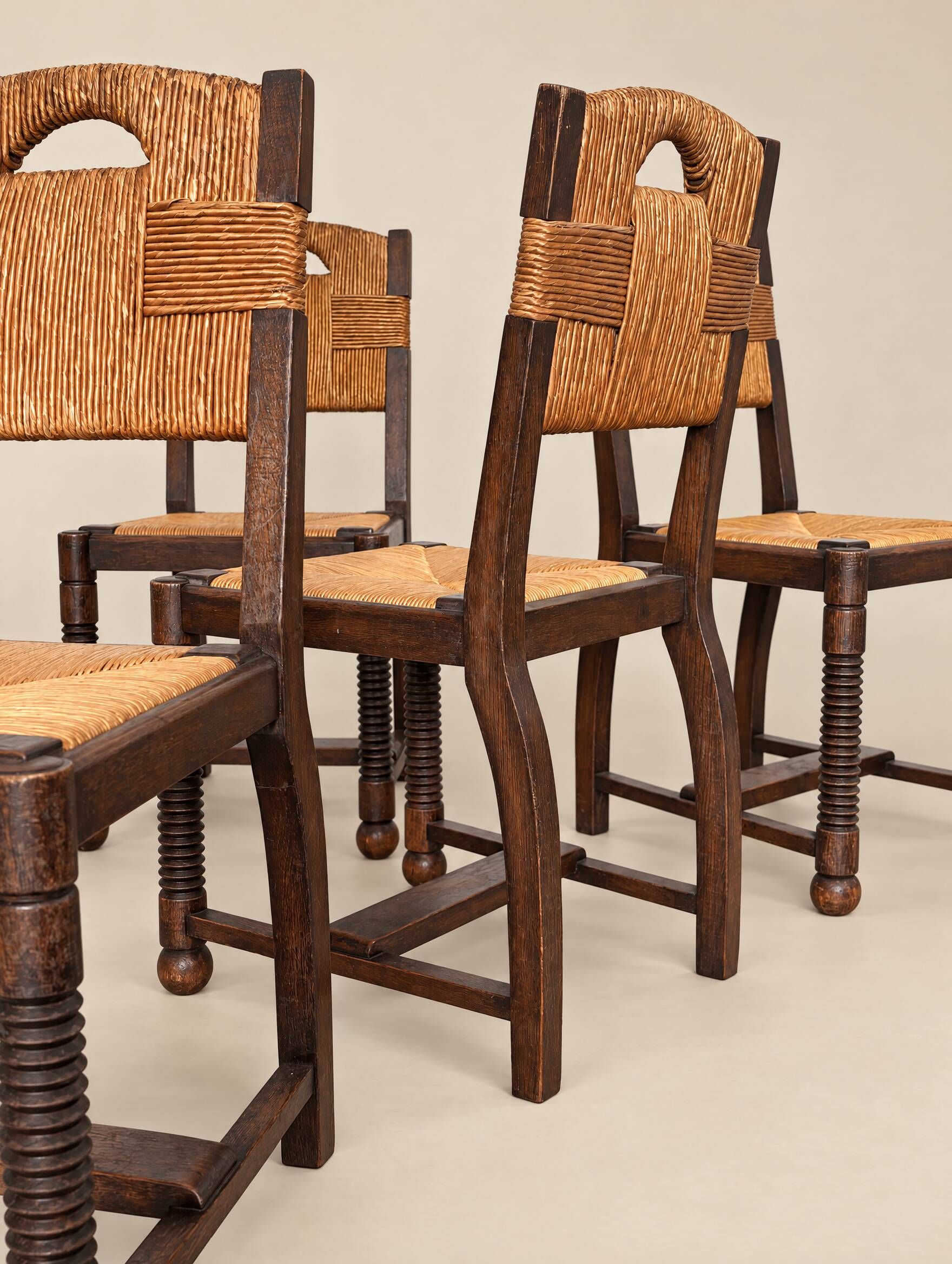 Suite de chaises par victor courtray