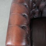 Classic English-style Chesterfield club armchair in cowhide leather