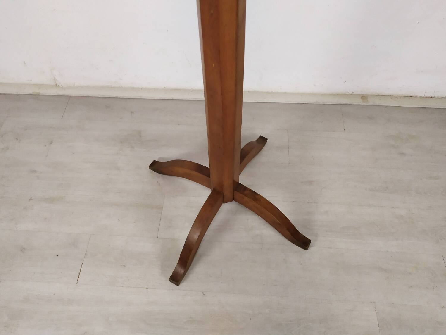 Vintage wooden parrot coat rack