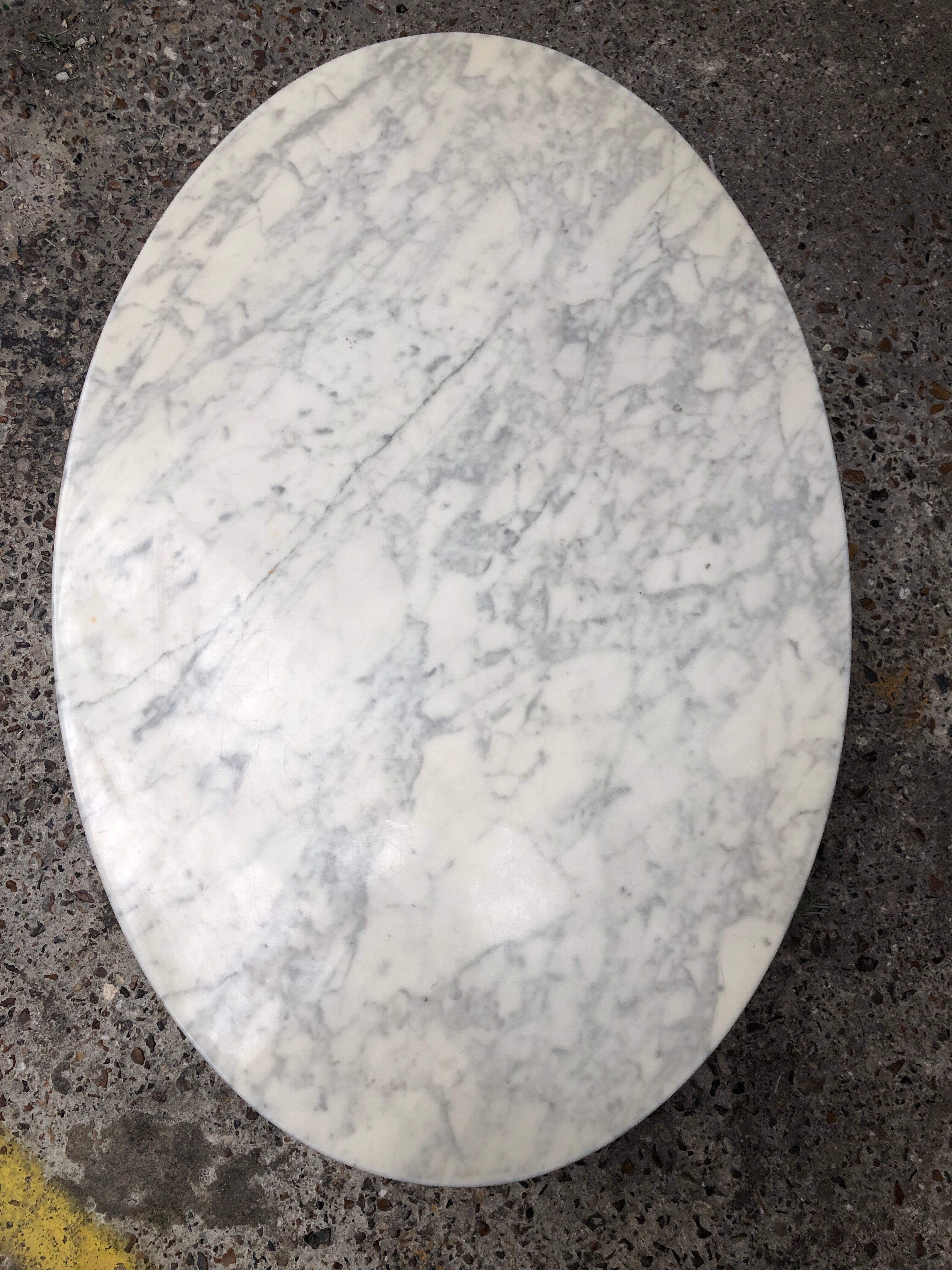 Oval coffee table for Knoll