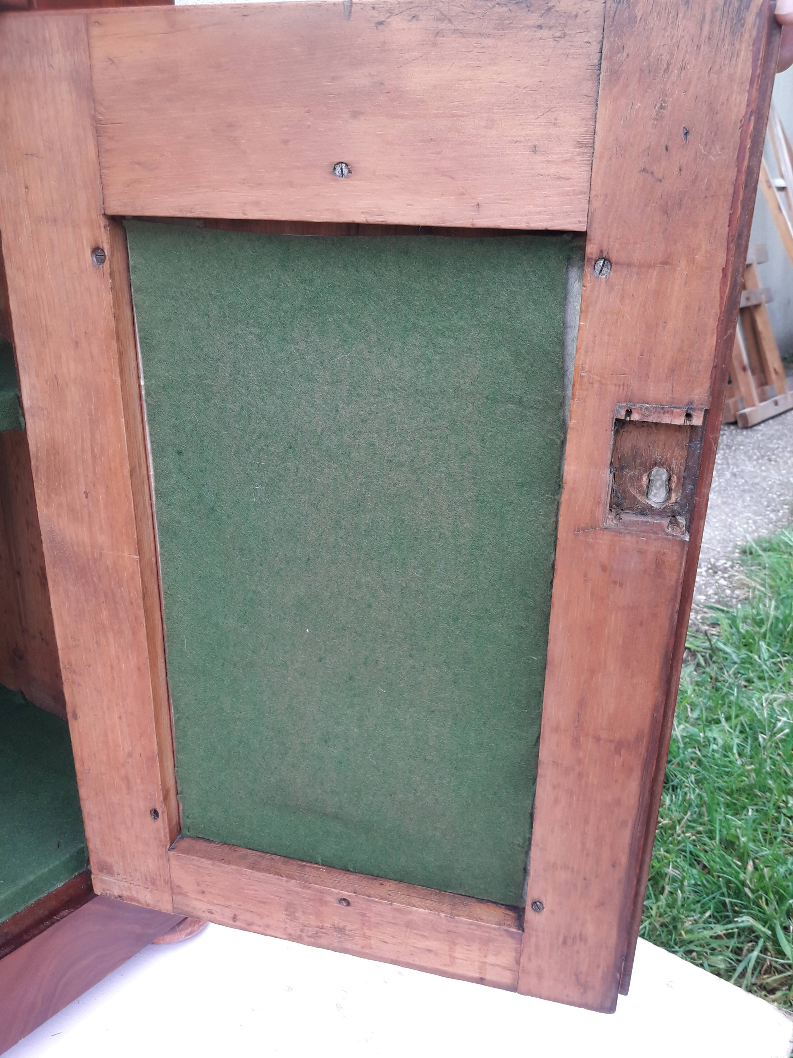 Stepped buffet in flamed mahogany veneer