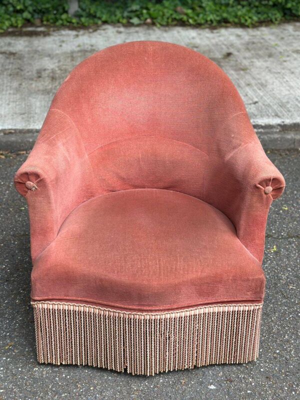 Fauteuil crapaud en velours velours rose/saumon des années 40