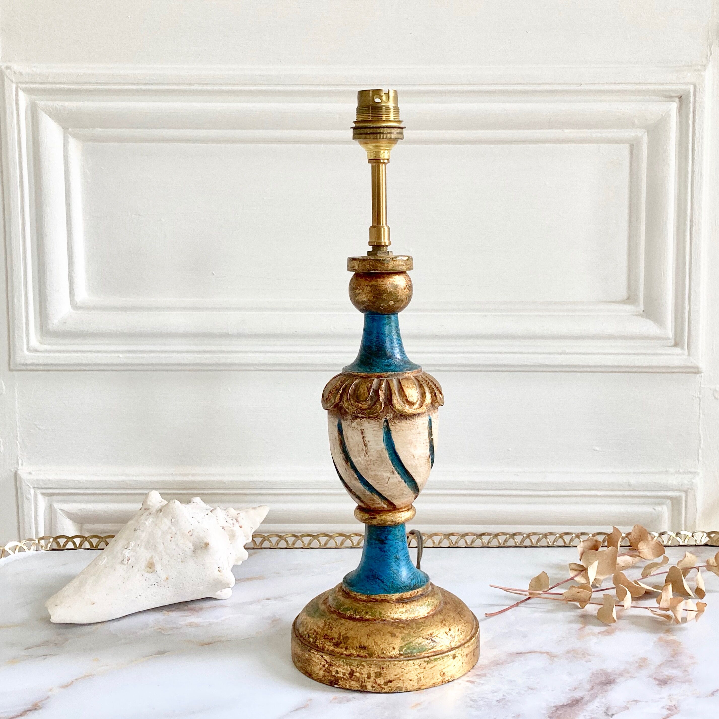 Gilded wooden lamp base