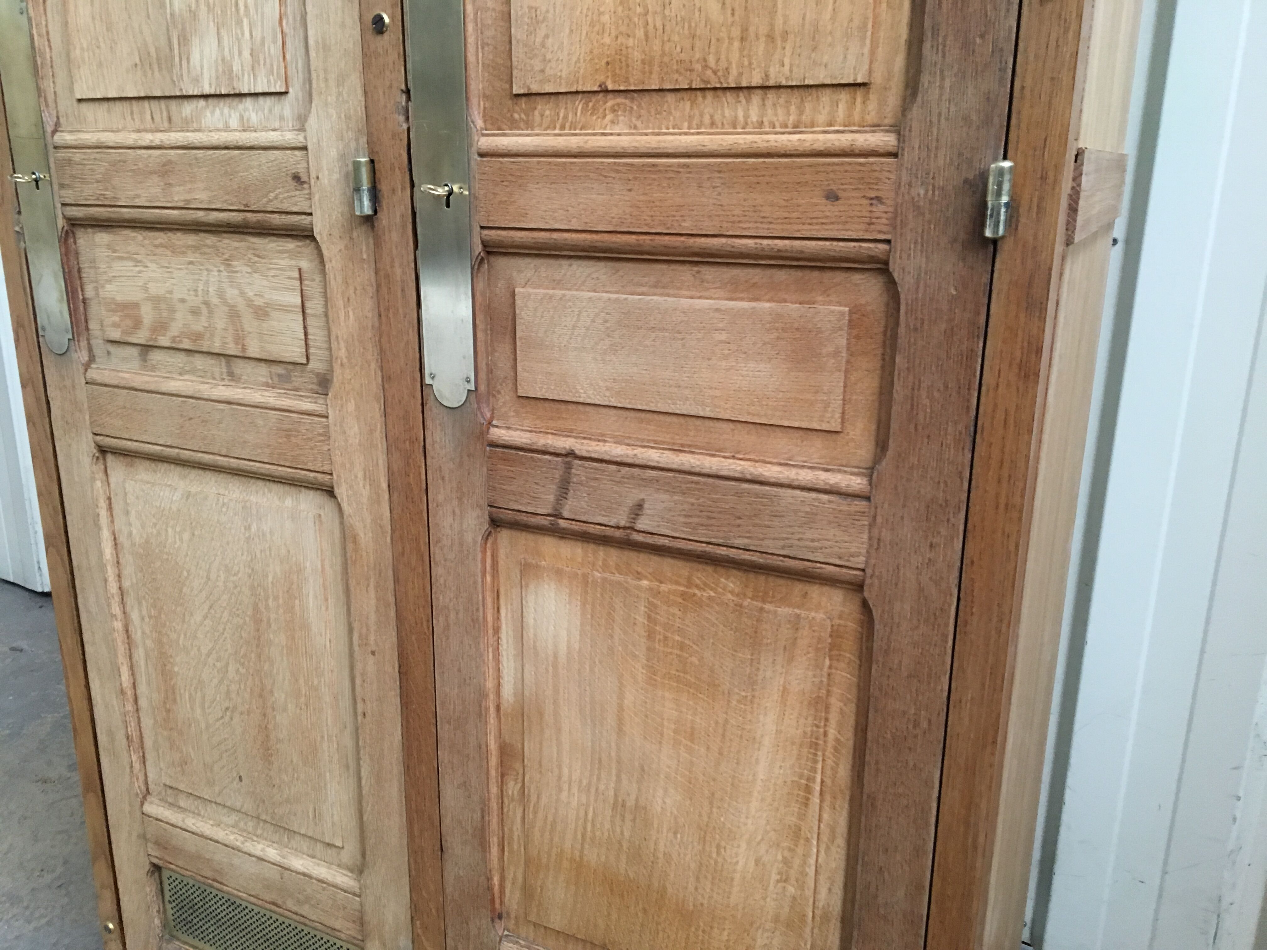 Former Bank of France 2 oak cabinet