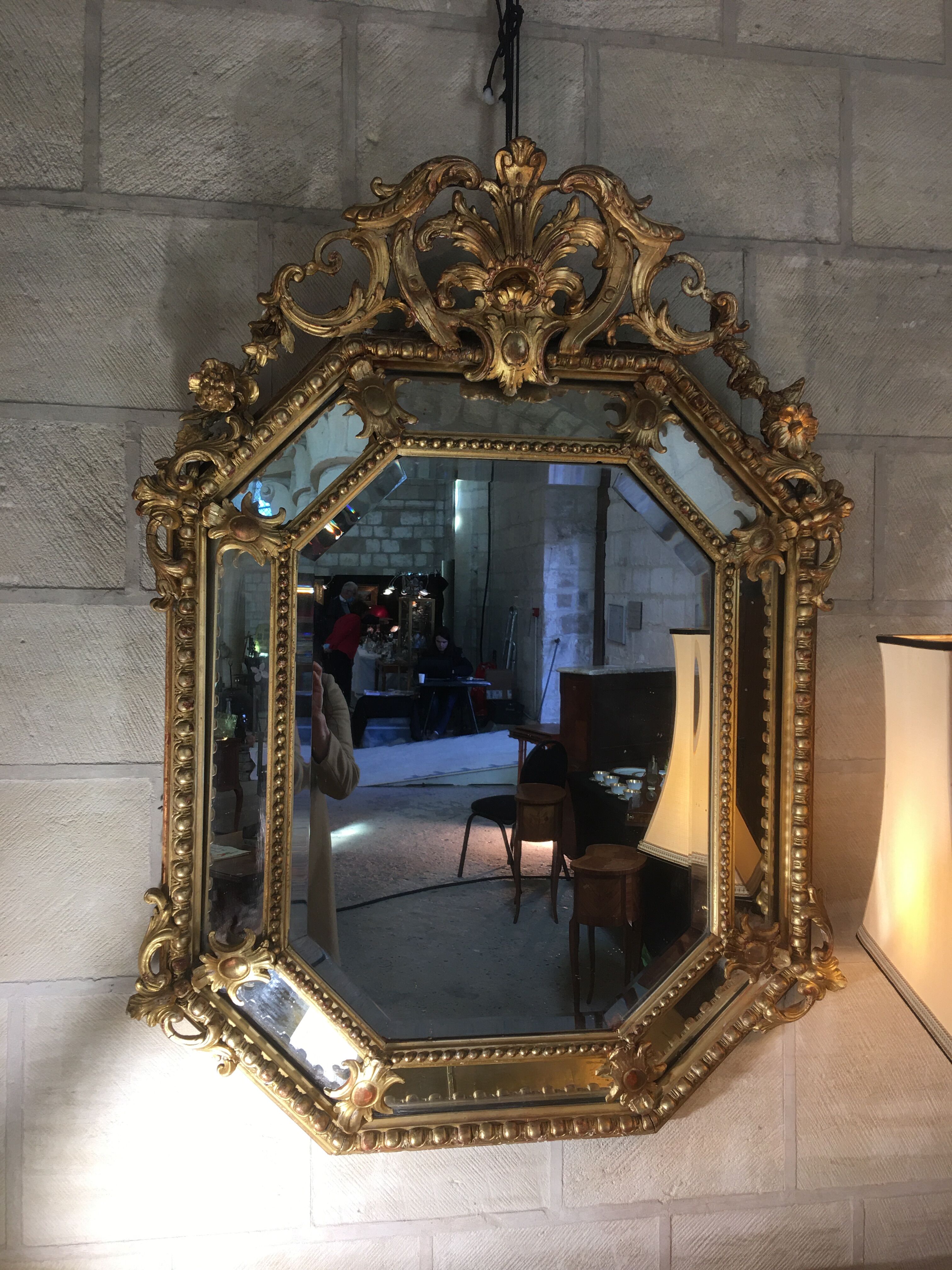 Miroir Napoléon III à parclose en bois doré et sculpté 106x150cm