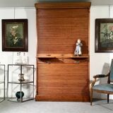 Curtain cabinet