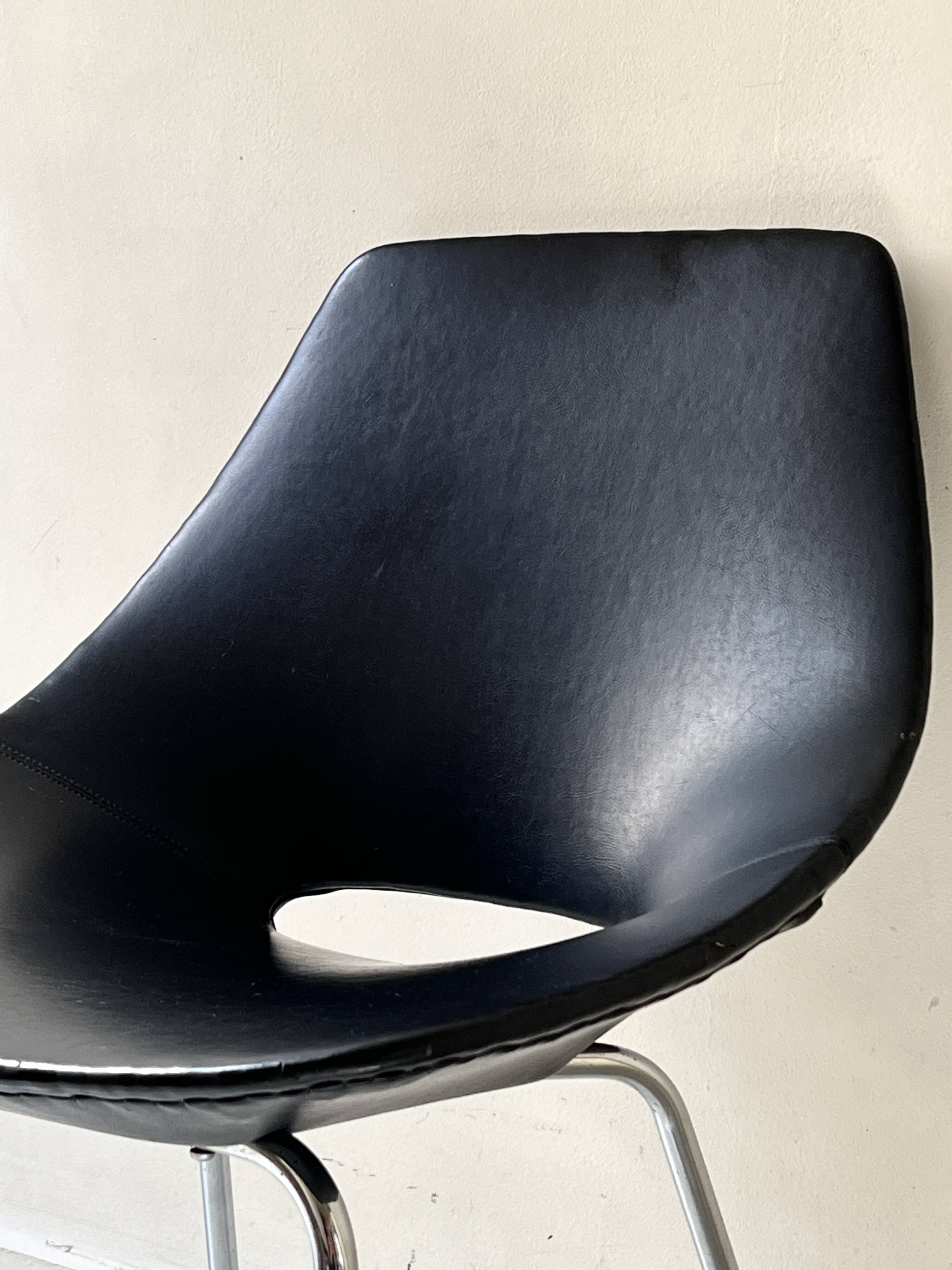 Barrel chair in black leather & chrome by Guariche for Steiner France 1970
