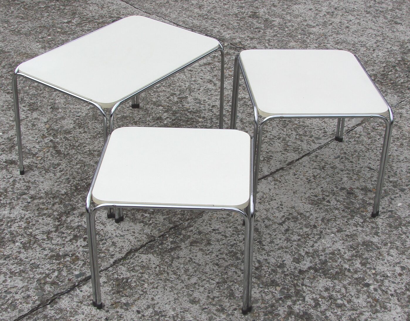 Set of 3 tables, 1970s