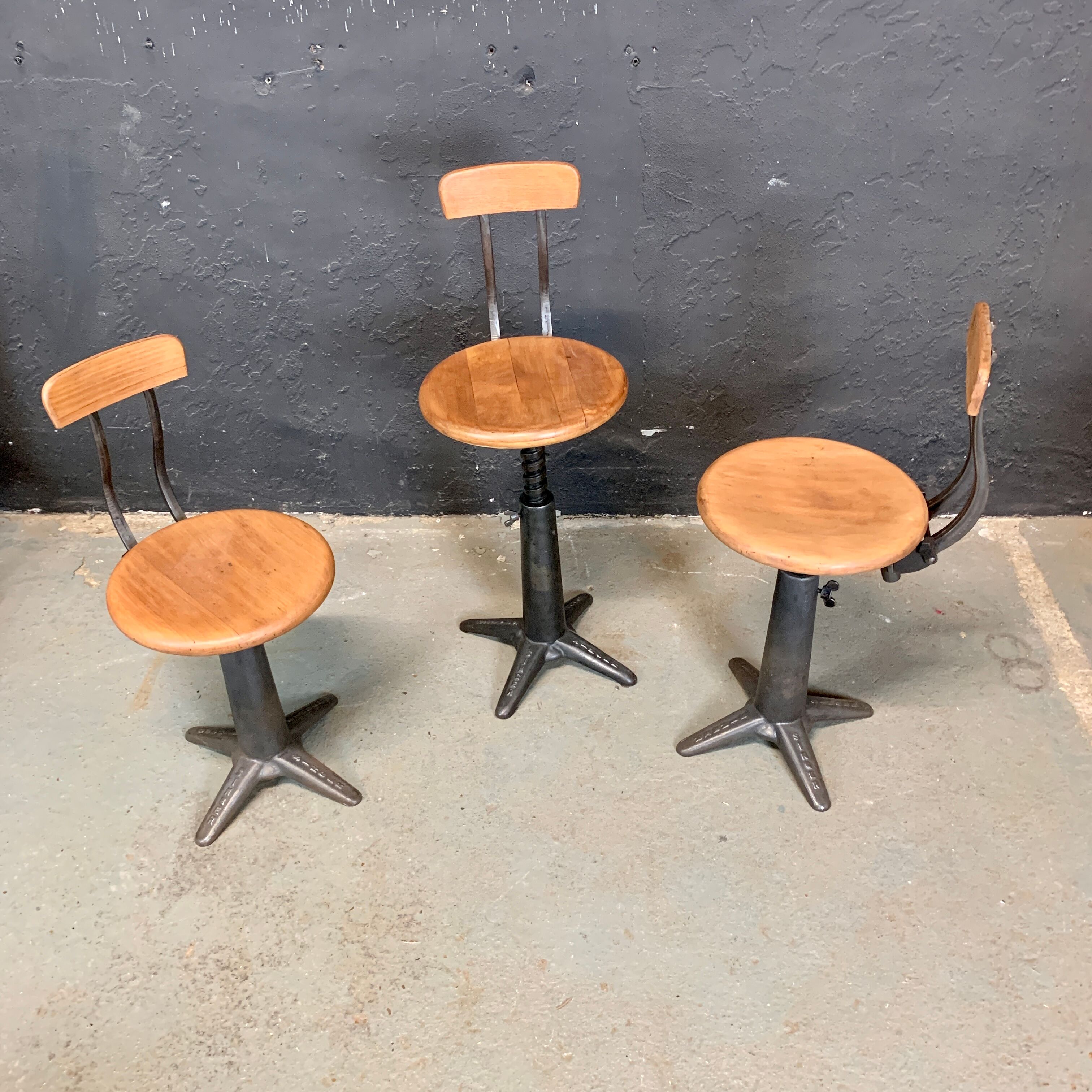 Singer industrial stool with back 1920