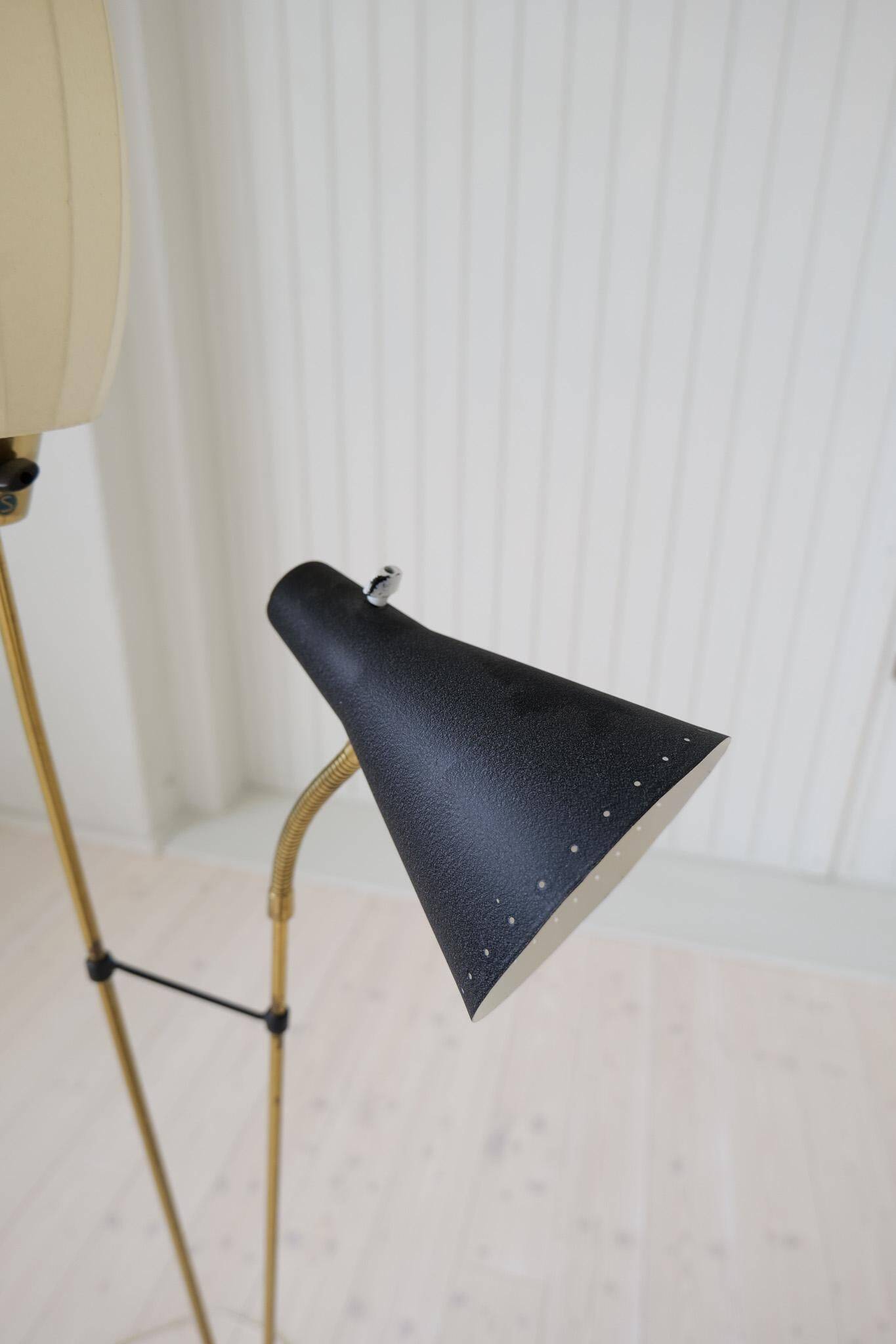 Mid-century floor lamp attributed to Hans Bergström for Ateljé Lyktan, Sweden 1950.
