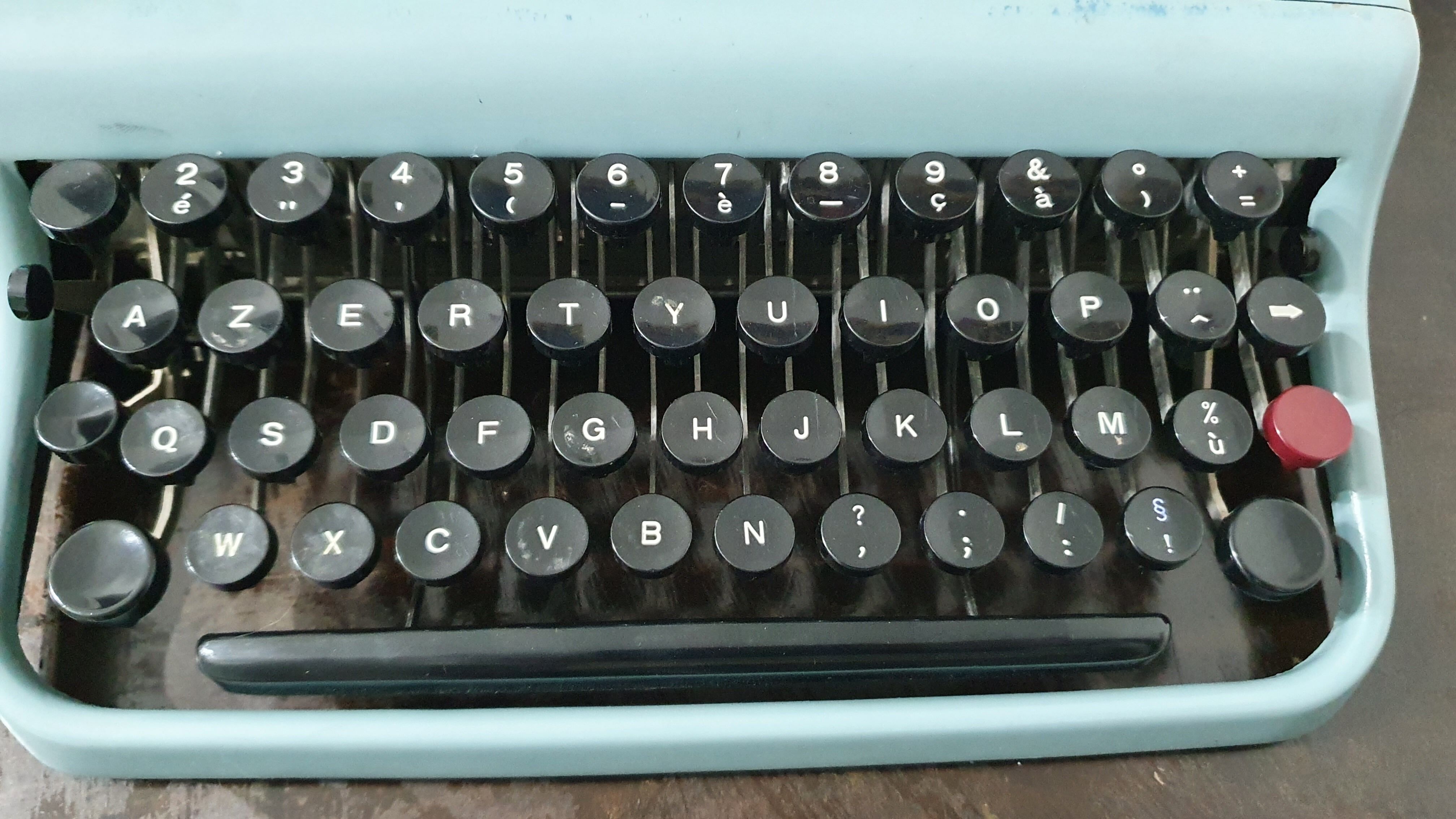 Lettera 22 Olivetti design Marcello Nizzoli 50s