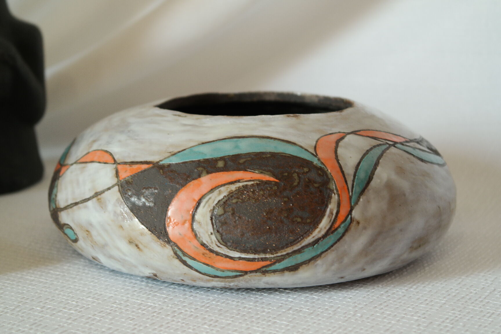 Modernist Raku bowl vase with glaze effect, signed.