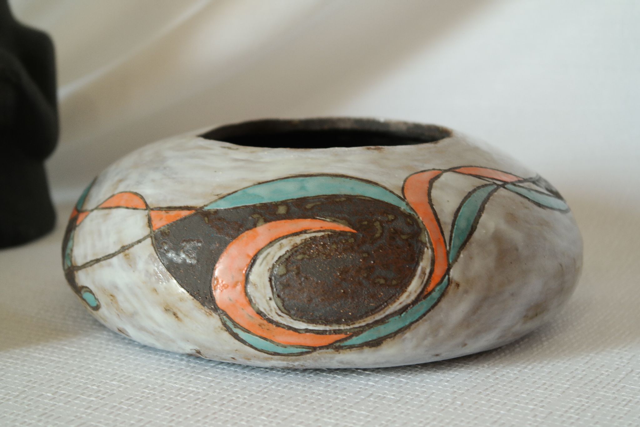 Vase boule Raku moderniste effet glaçure signé