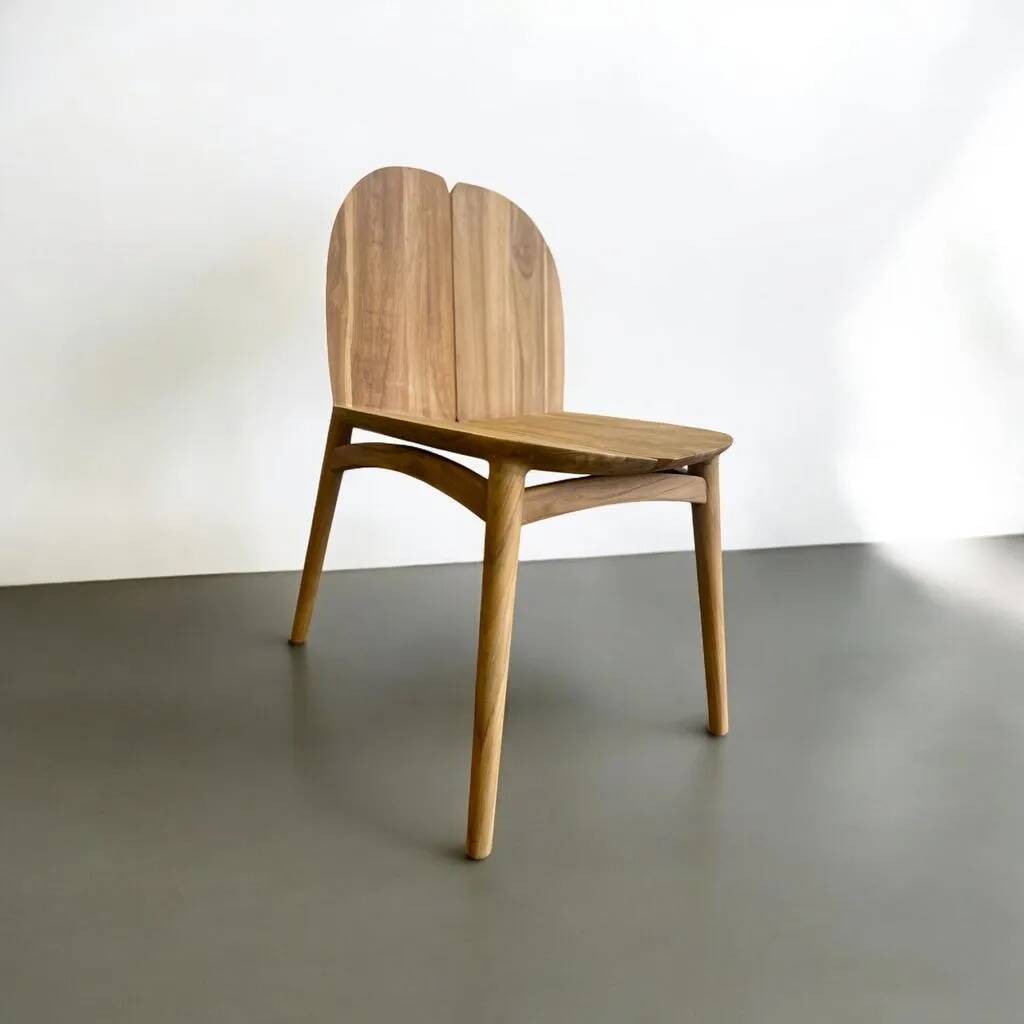 Chaise en bois massif "Merle"