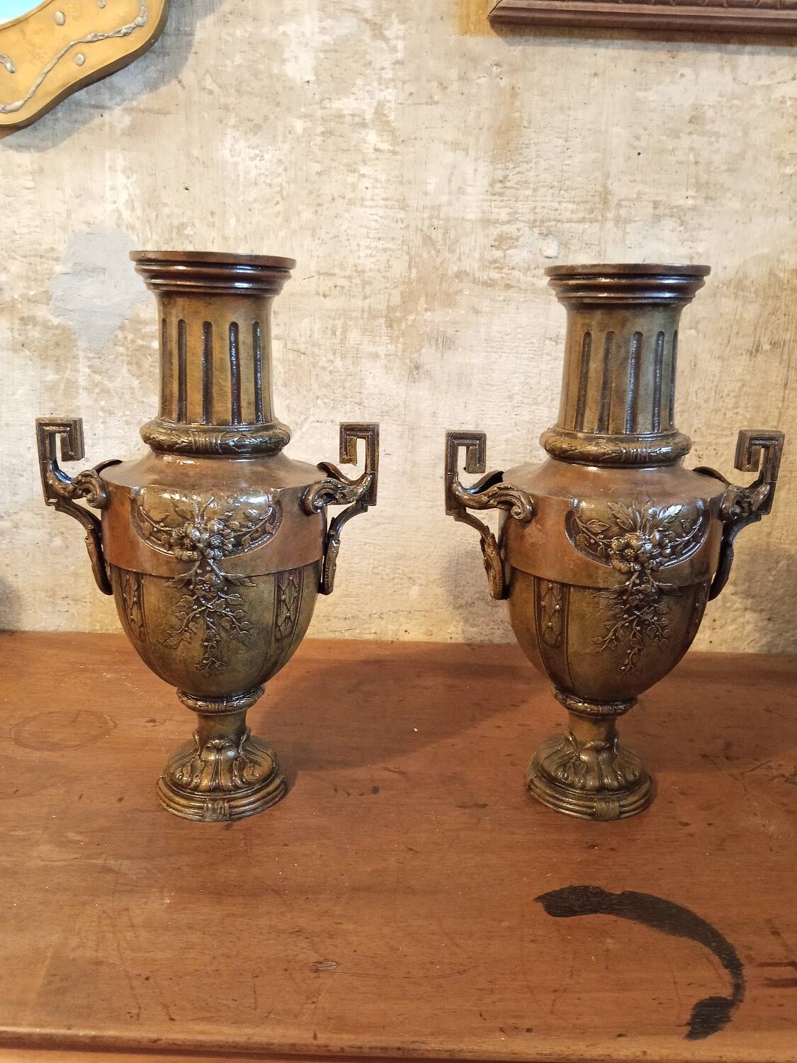 Pair of antique vases in Empire / Napoleon III style – bronze or regulus