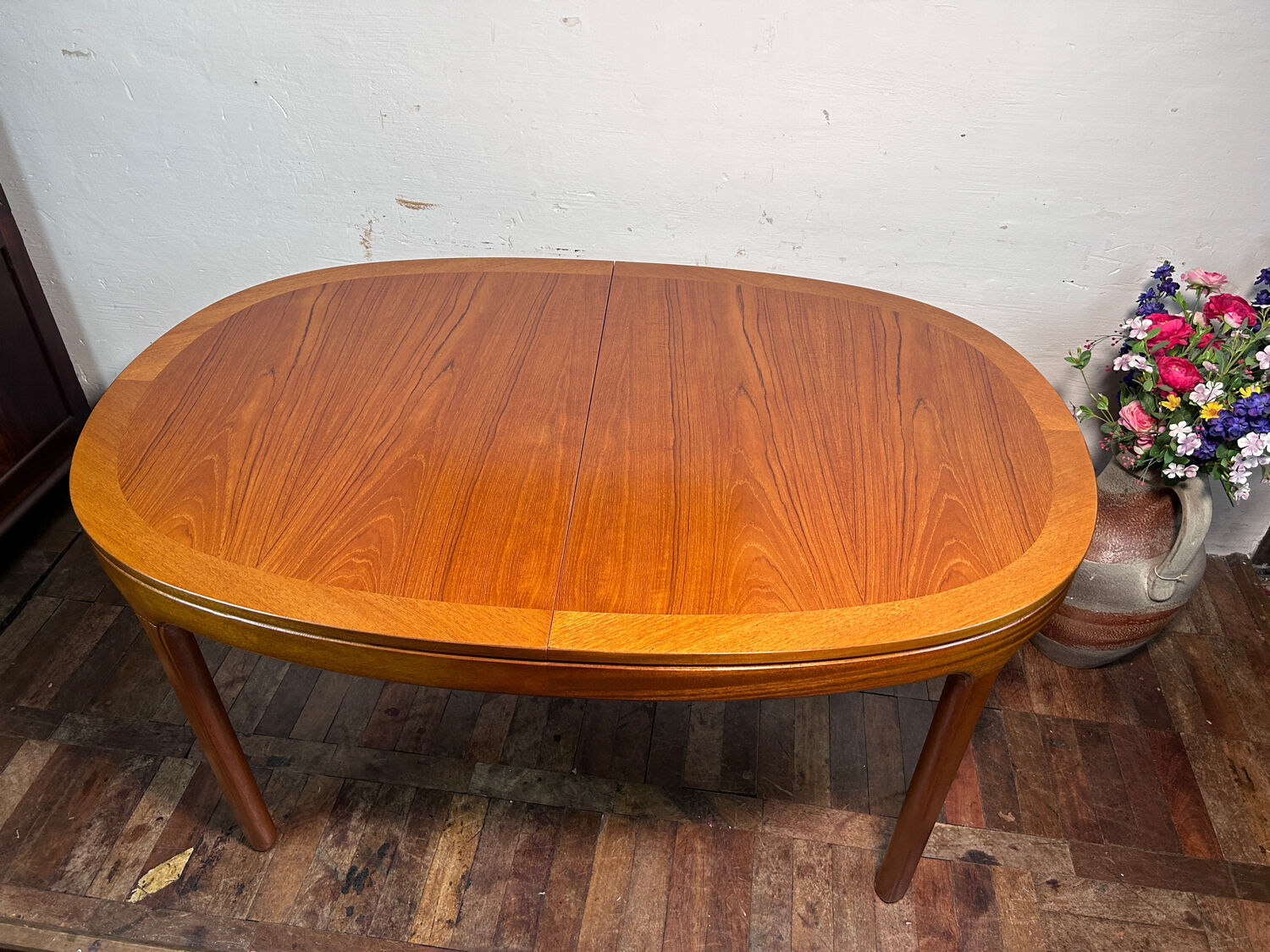 Mid Century Retro Vintage Teak Extending Dining Table