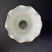 Vase tripode en barbotine émaillée Cerdazur XXème