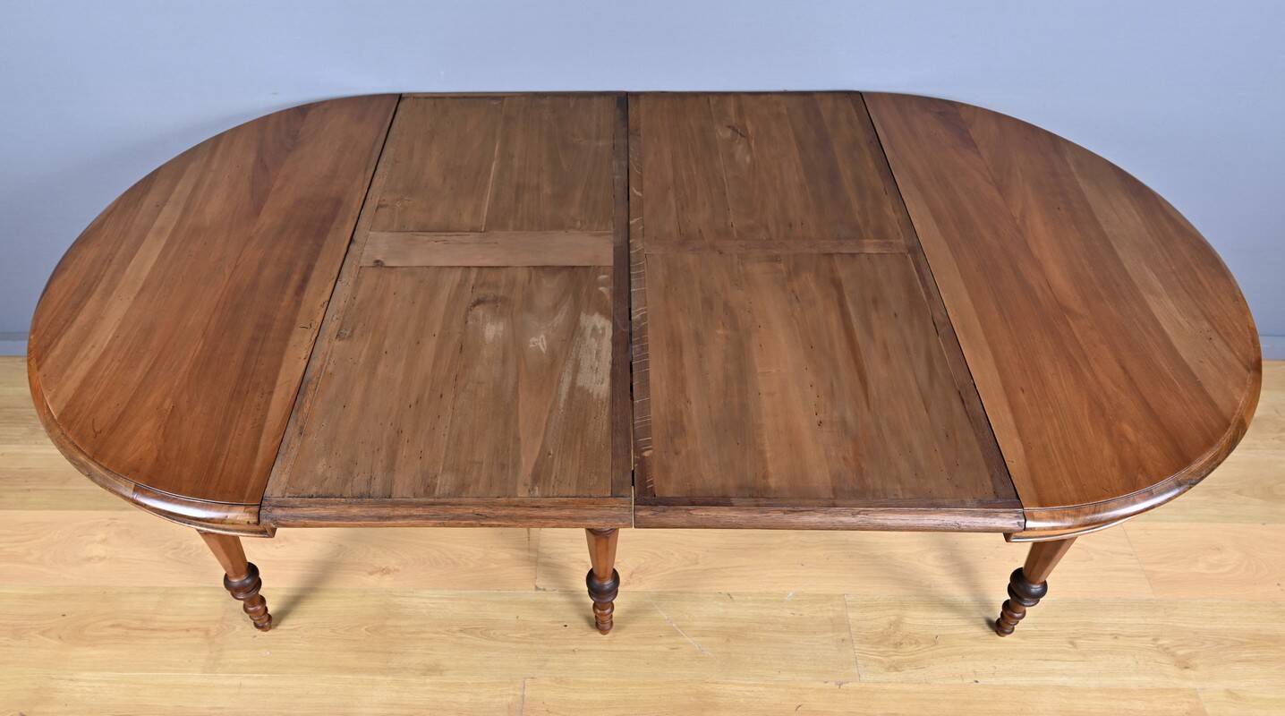 Extendable Walnut Table, Louis-Philippe Style – Late 19th Century