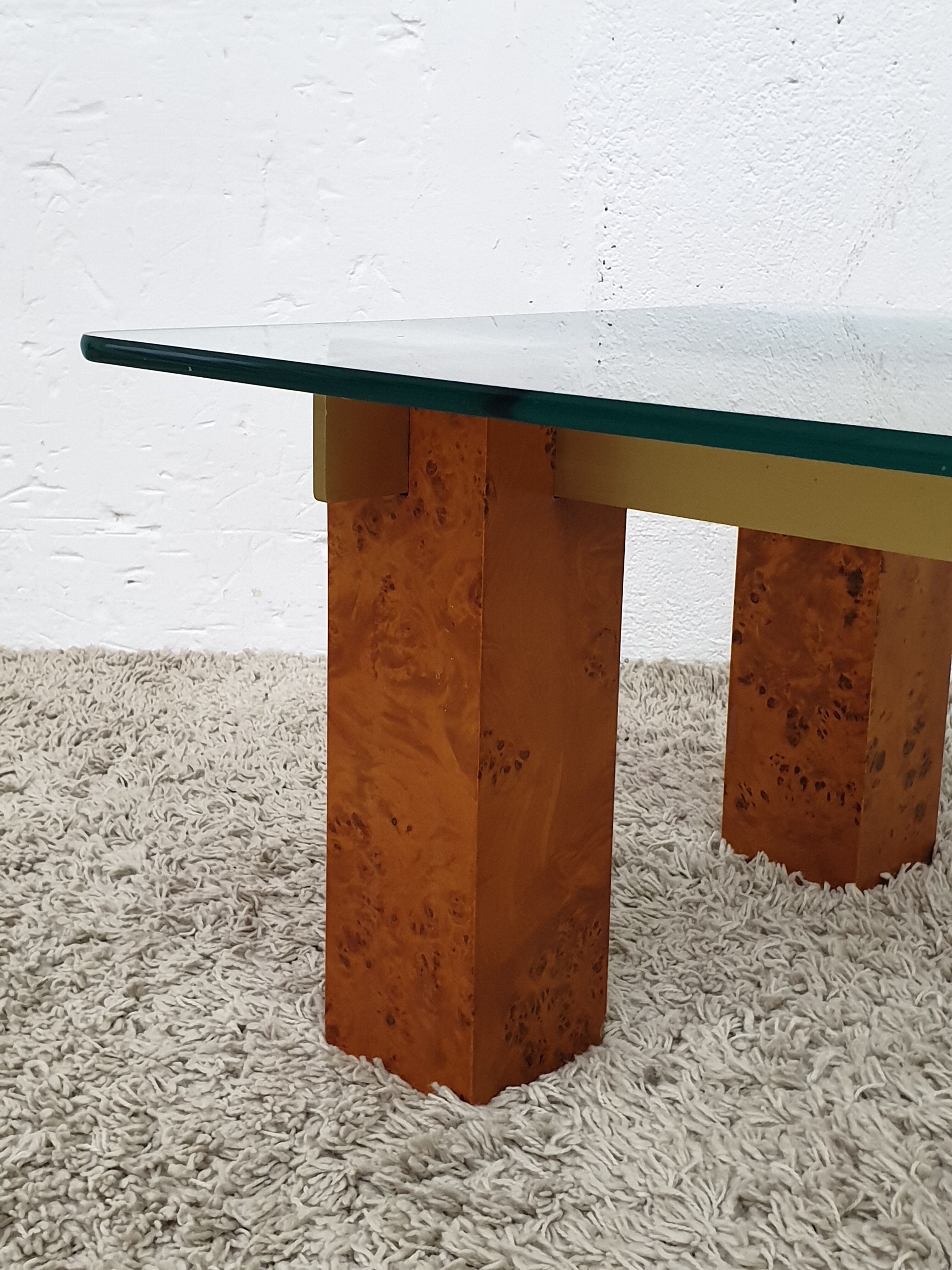 Low table in elm and brass magnifying glass