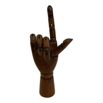 Articulated wooden hand