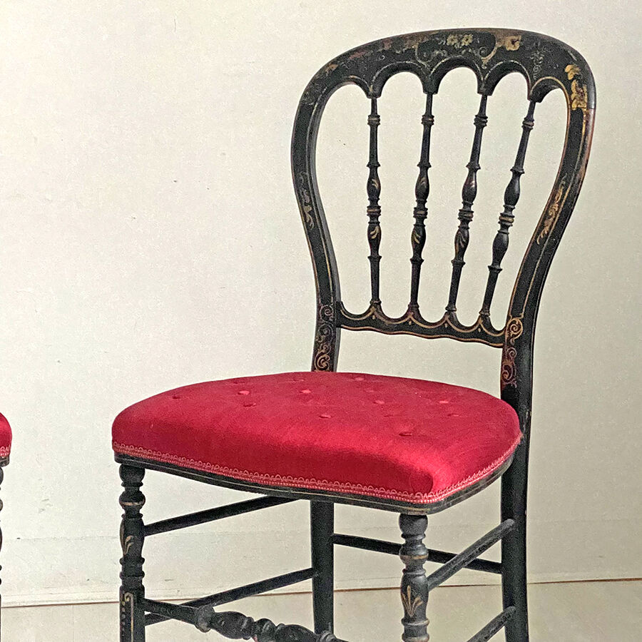 Paire de chaises Napoléon III en bois noirci