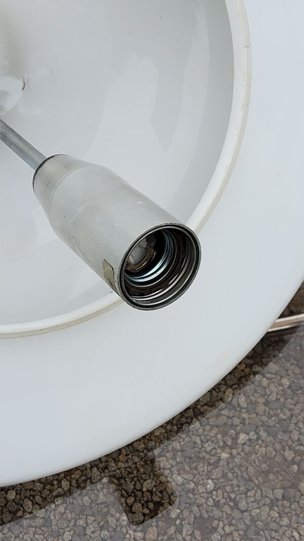 Suspension tulipe des années 70 en verre opalin Doria Leuchten