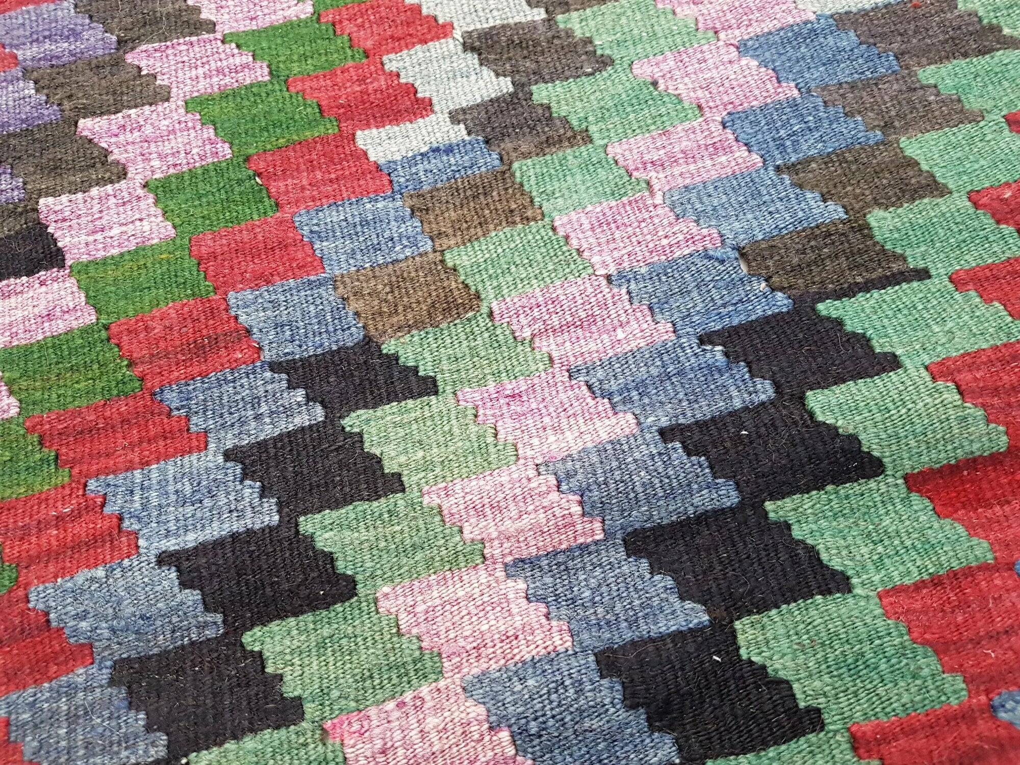 Vintage Turkish kilim, handwoven, 86x108 cm.