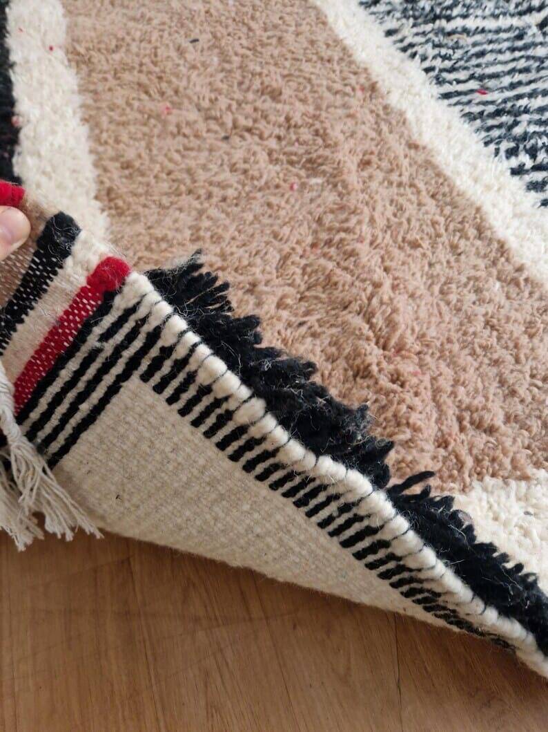 Handmade Moroccan wool rug, size 150 x 250 cm