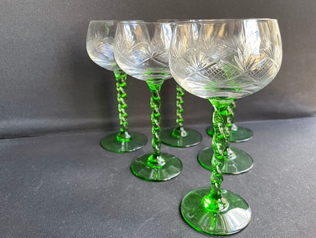 Lot de 6 verres à vin blanc d’Alsace cristal soufflé et taillé XXème