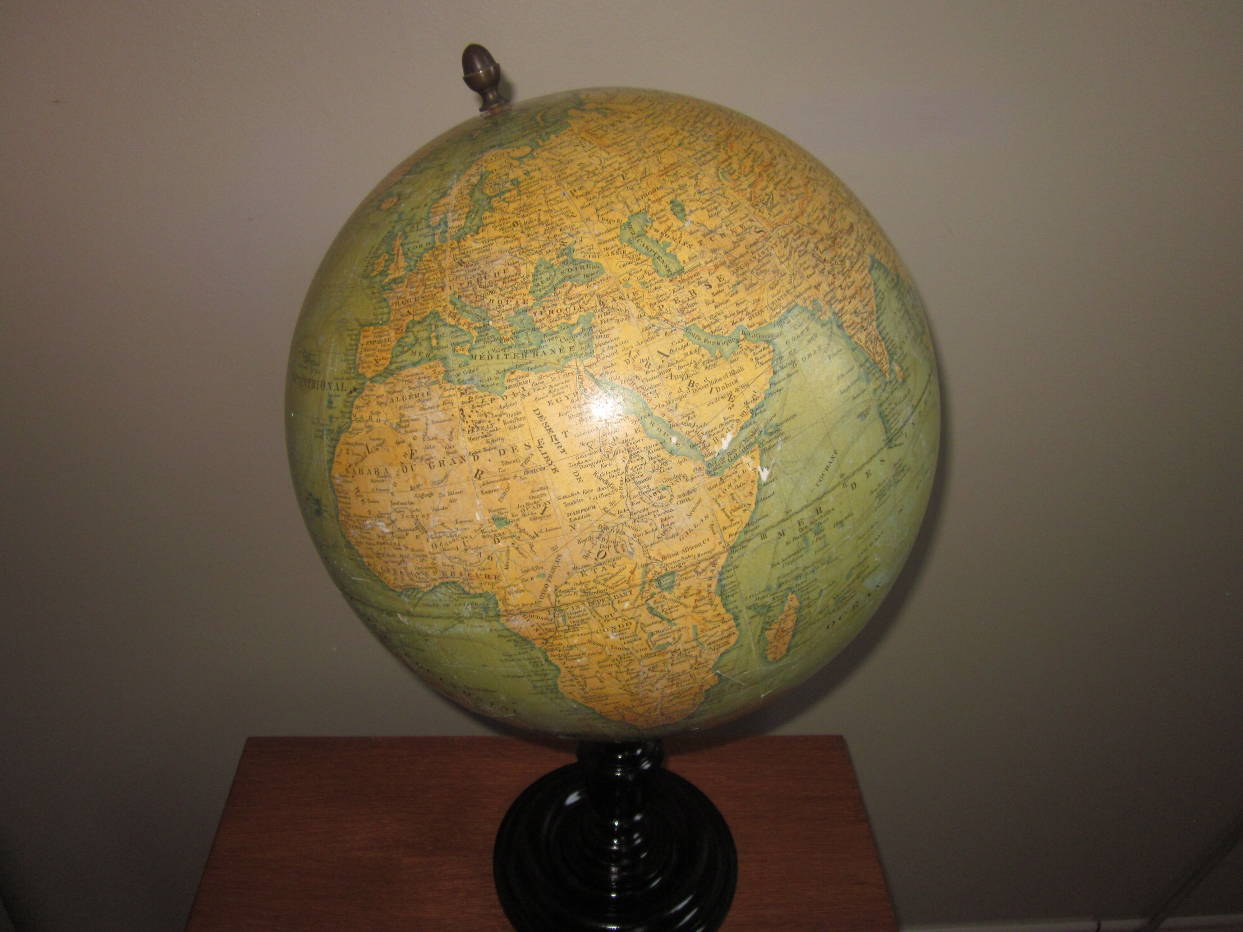 Former globe terrestrial J.lebegue and co.