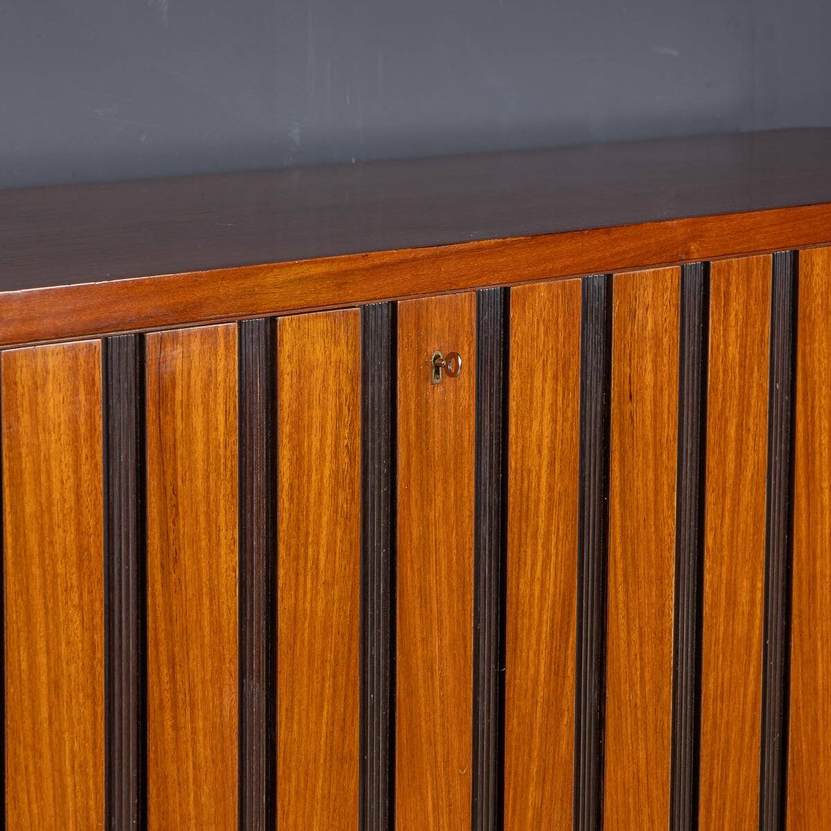 MID 20thC ITALIAN STRIPED WOODEN BUFFET BY PAOLO BUFFA c.1950