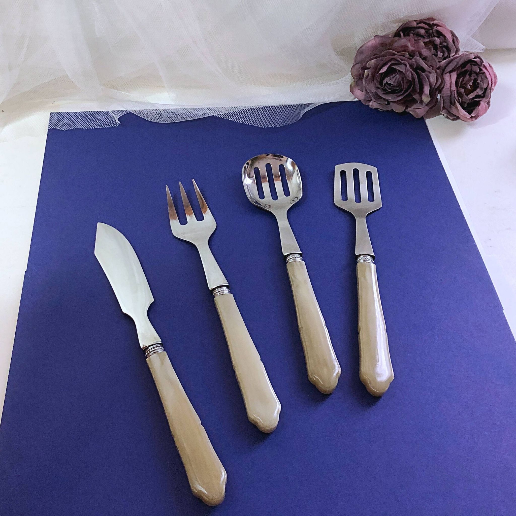 Set of 4 serving cutlery for fish