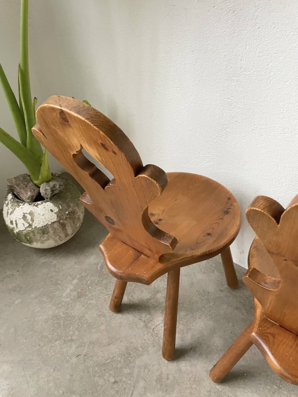 Set of 4 Savoyard pine chairs from the 60s