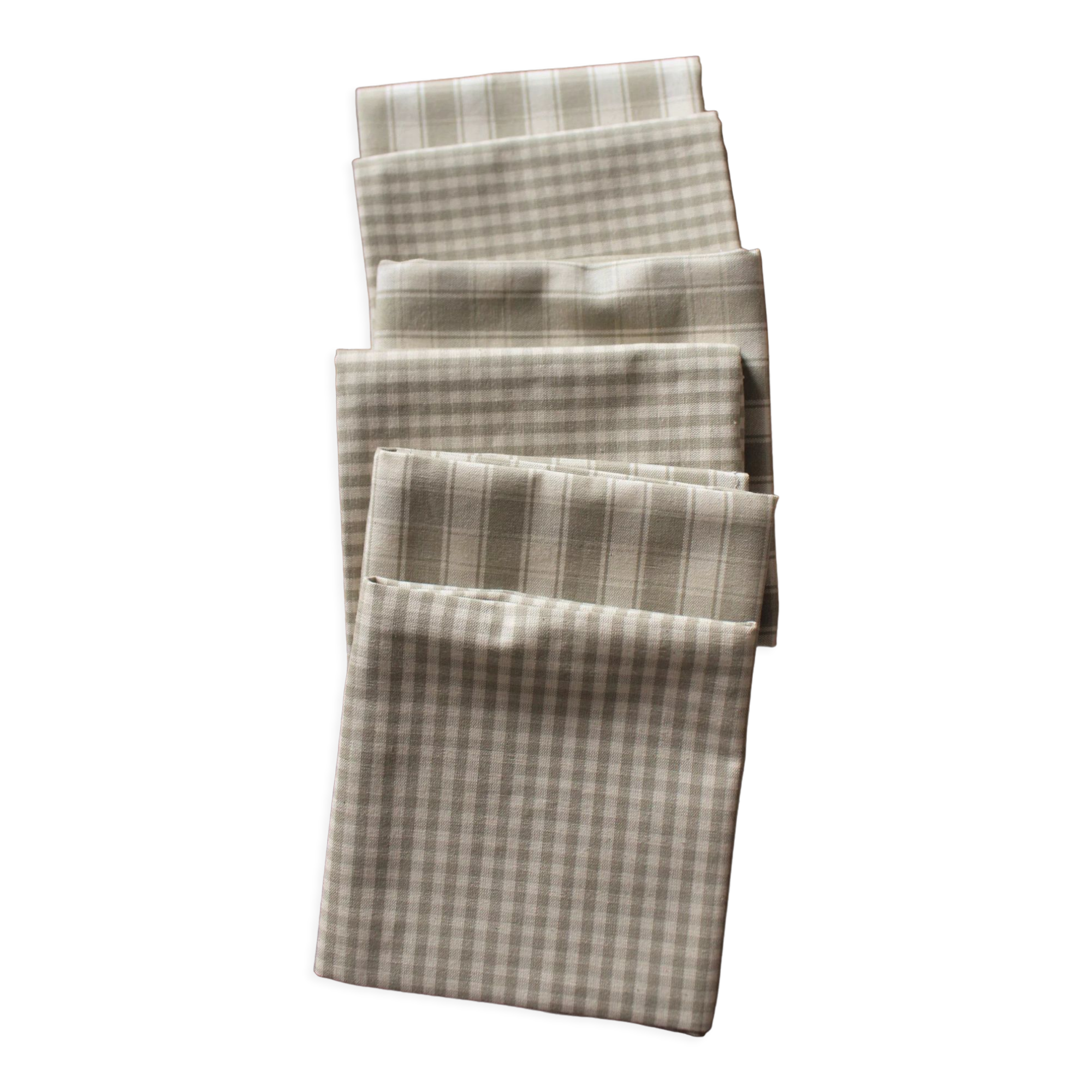 Lot 6 gingham cotton napkins and beige linen tiles