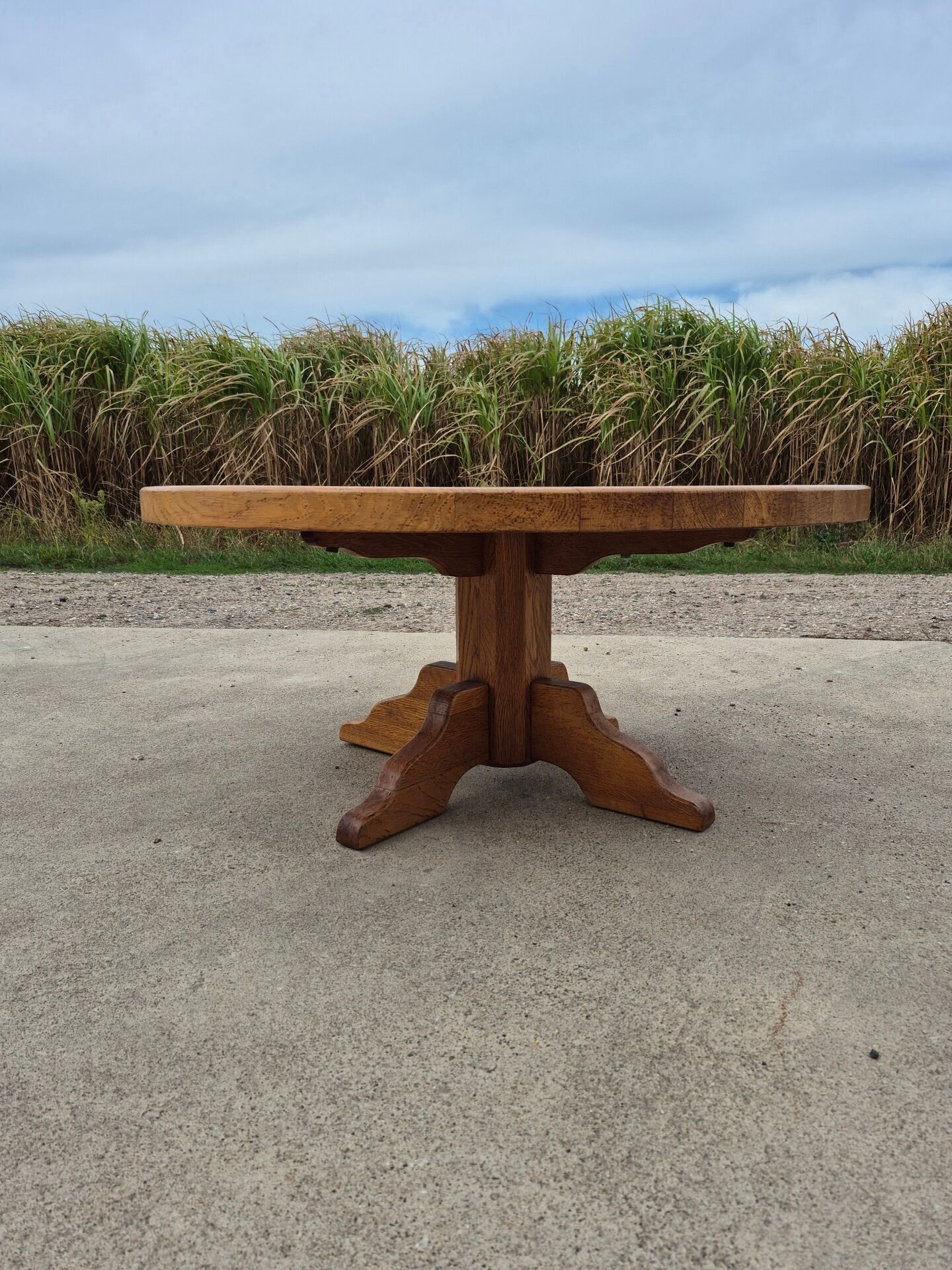 Round 100 cm oak coffee table 1970s