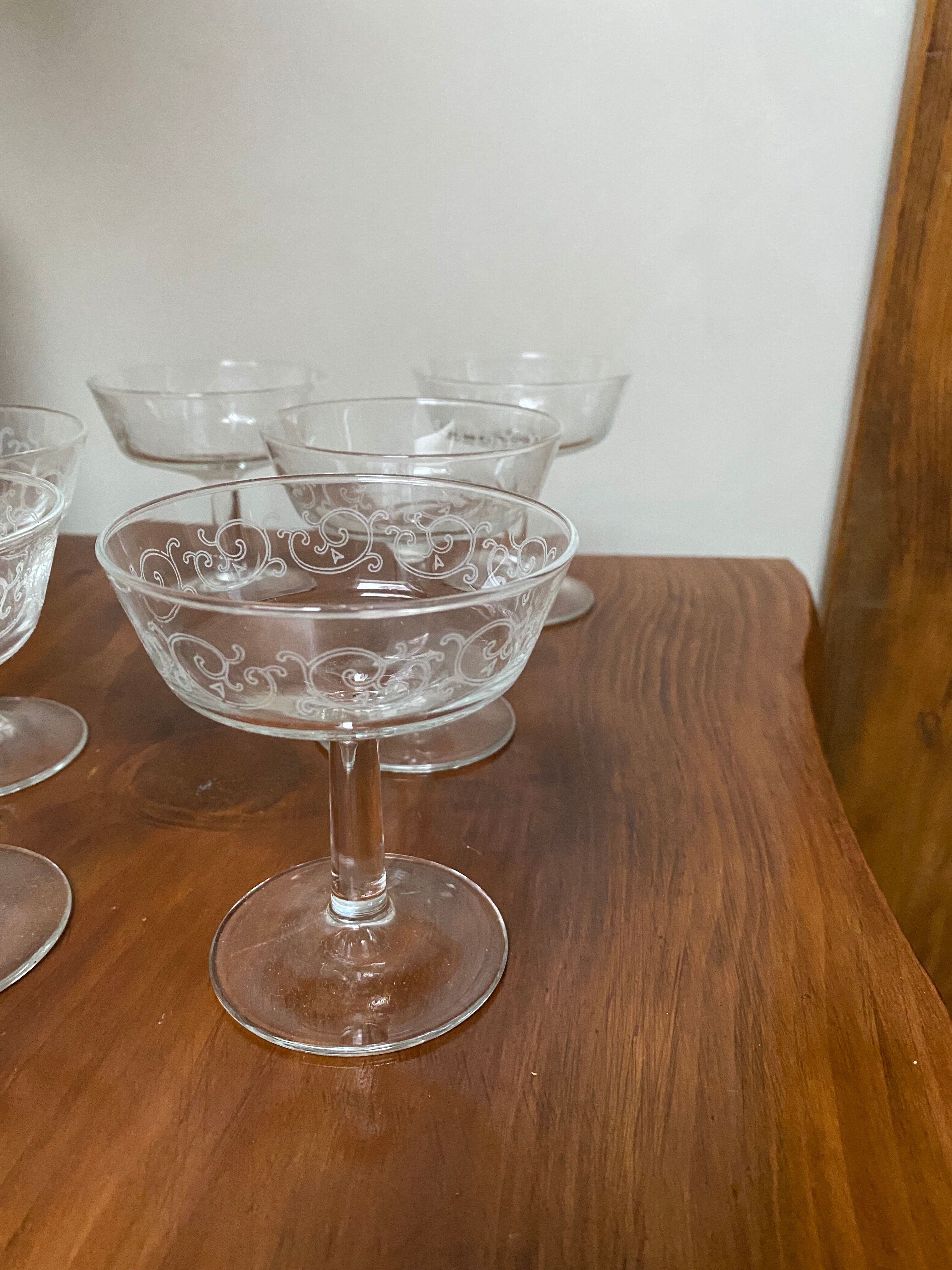 Foot glasses