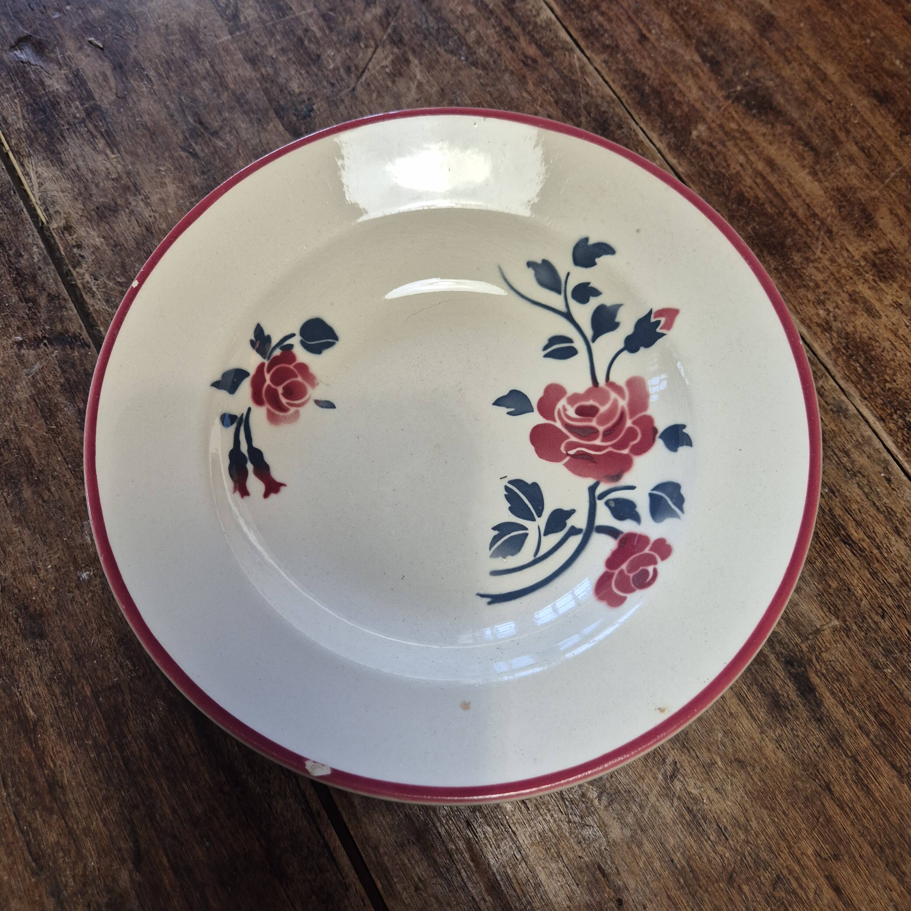 Shallow bowl half porcelain Badonviller rose pattern
