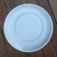Plat vintage à décor bleu pastel