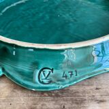 Vintage ceramic pie dish – Signed C.V. 471