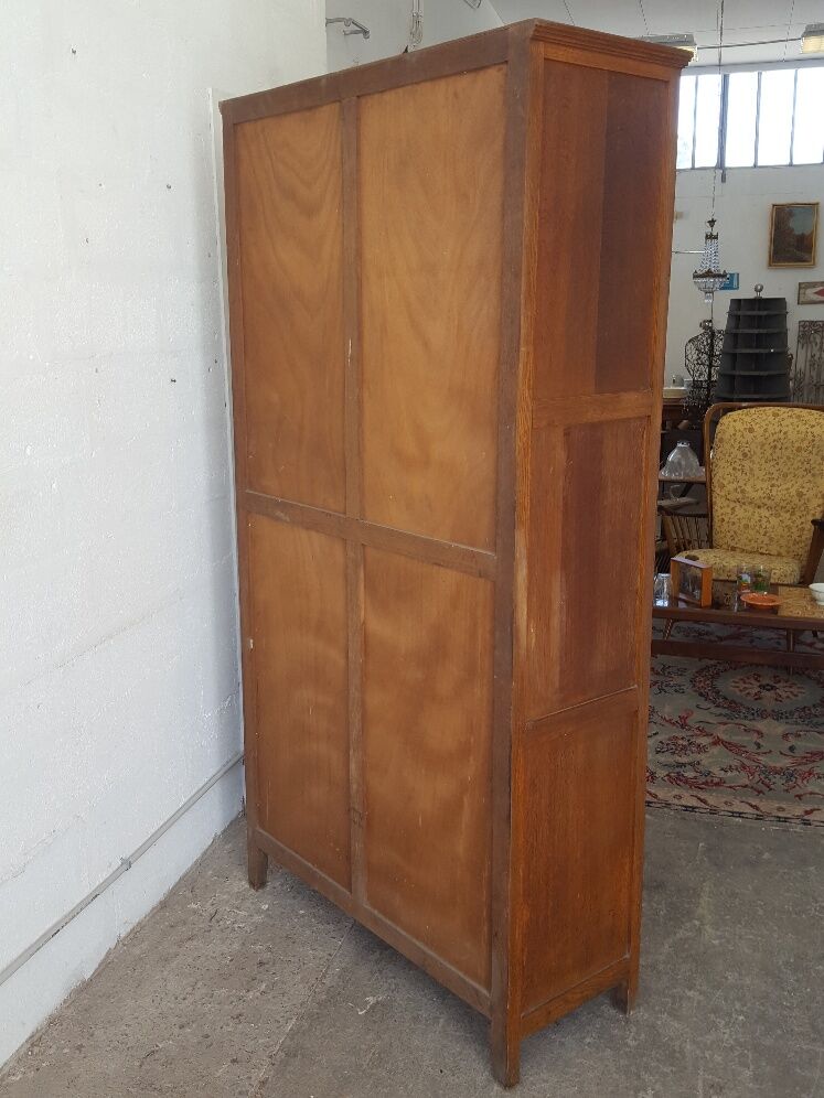 Showcase cabinet