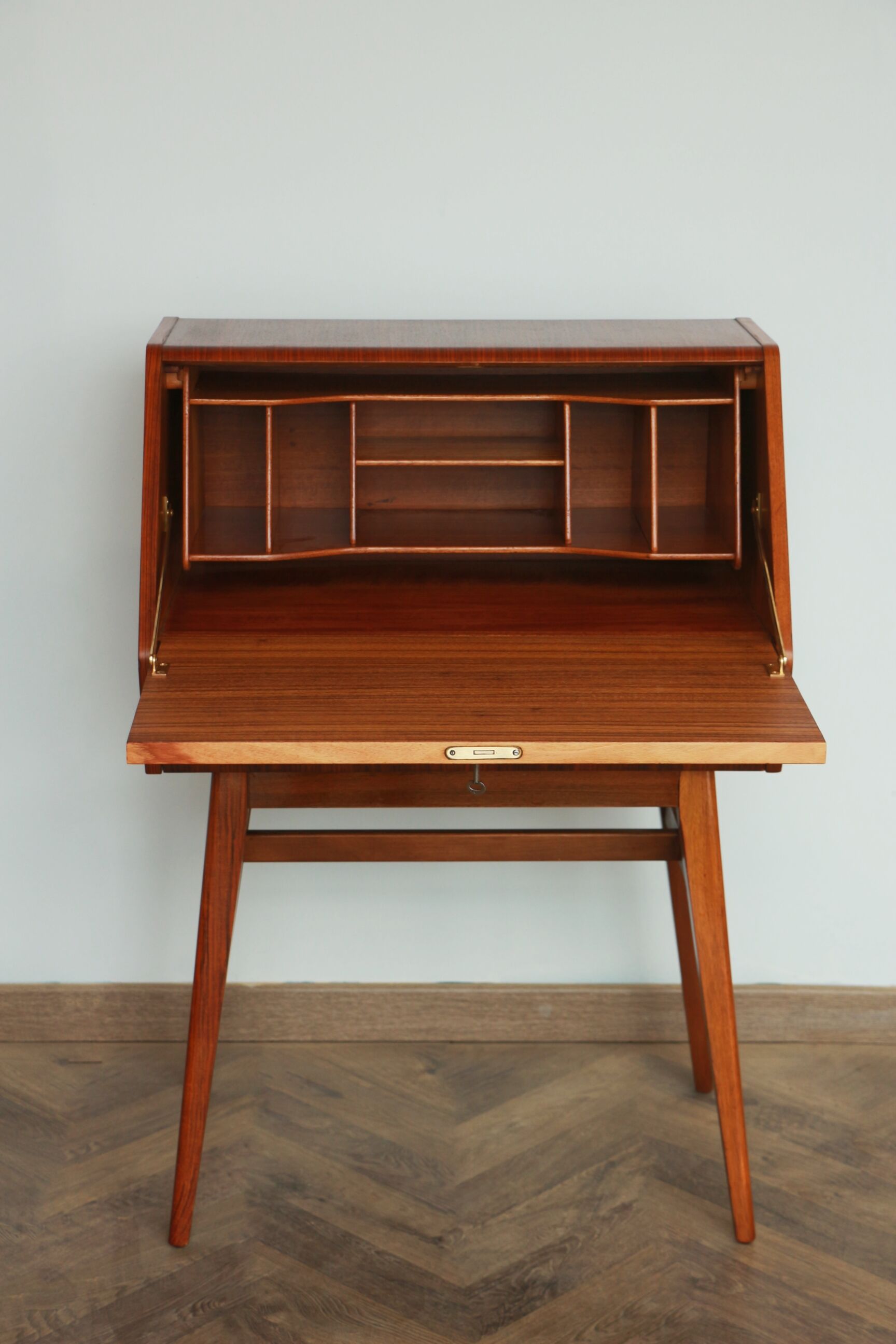 Secretary Beautility