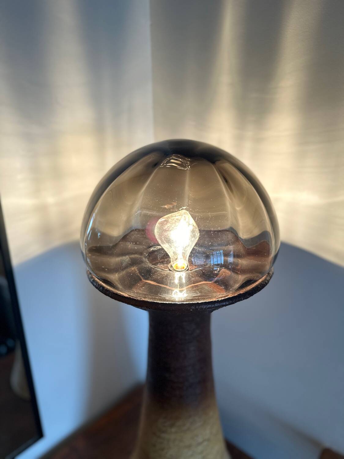 Lampe design brutaliste en céramique