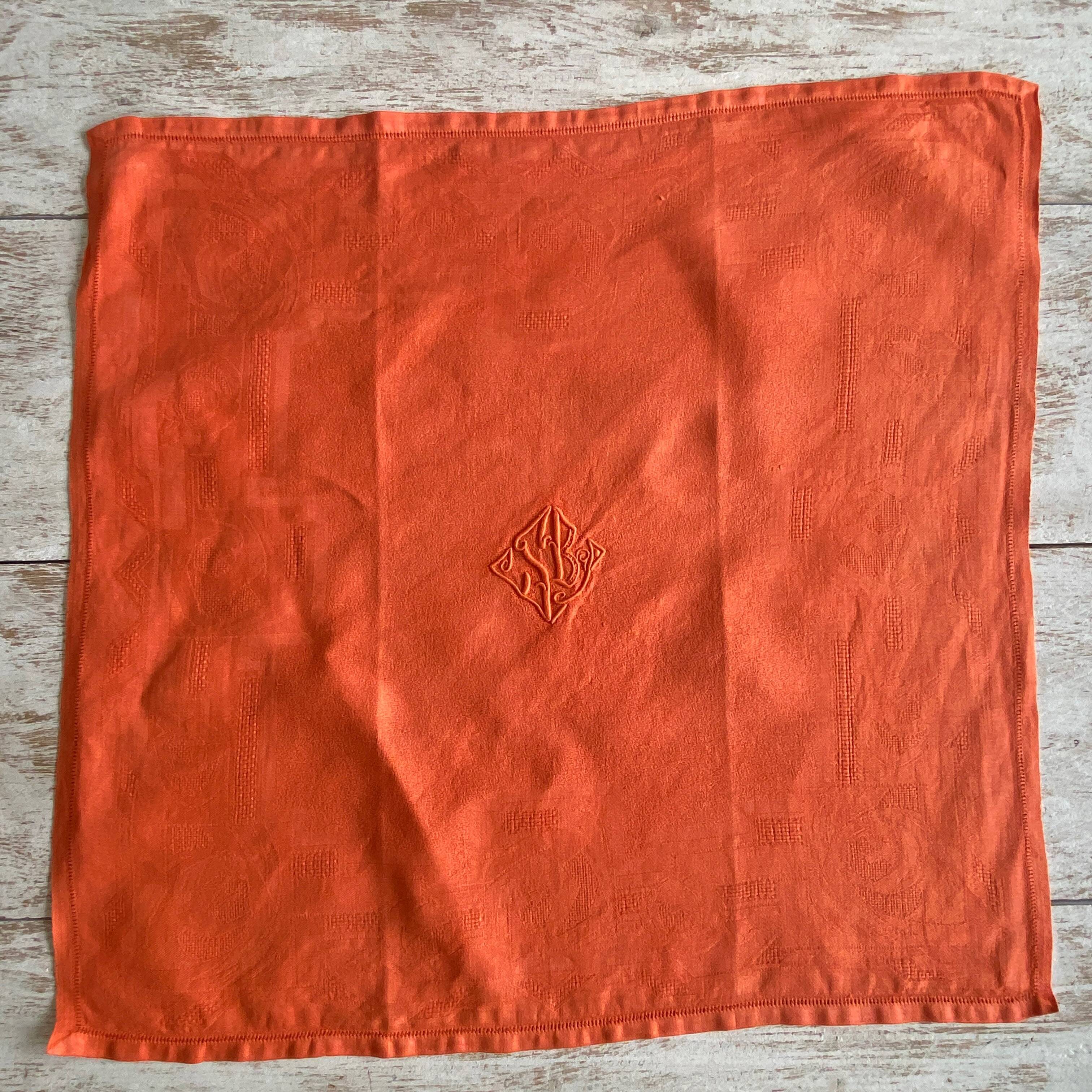 Old tablecloth & its 12 damask napkins numbered "JB" color apricot - linen - 12 covers